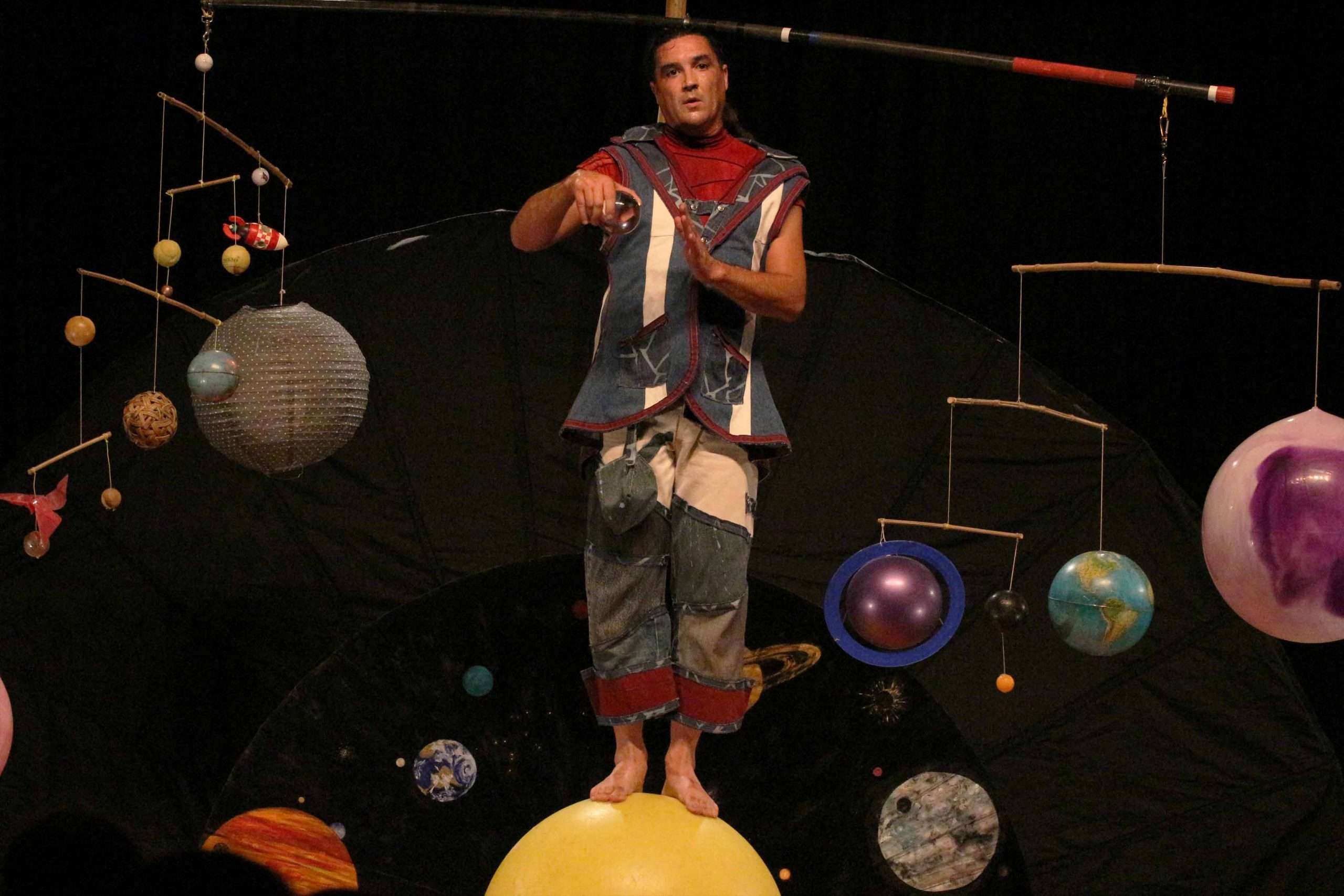 Le petit jongleur de planètes - Cie Shintai Jonglo Théâtre